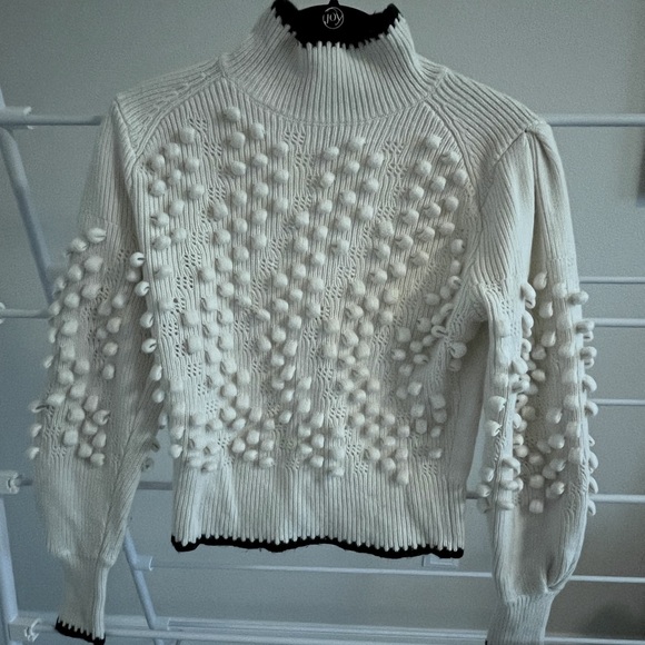BCBG Maxzariga Fun cozy cropped sweater Cream with black trim - Picture 1 of 13